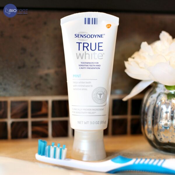 Sensodyne True White Mint Toothpaste 75ml - Image 3