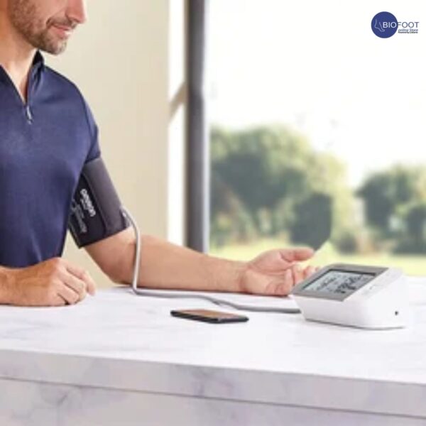 Omron  Blood Pressure Monitor M6 Comfort Upper Arm - Image 3