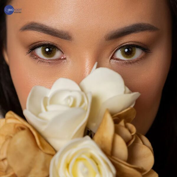 Sumita Color Perfect Contact Lenses Pair Amber Honey - Image 2