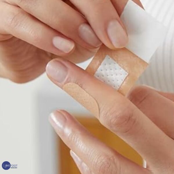Hansaplast Universal Water Resistant Strong Adhesion 40Strips - Image 3