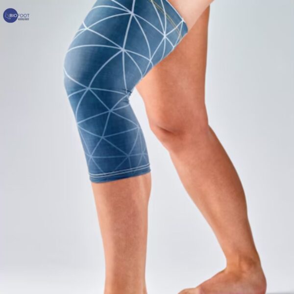 Futuro Knee Performance Compression Sleeve-S/M-80101 - Image 4